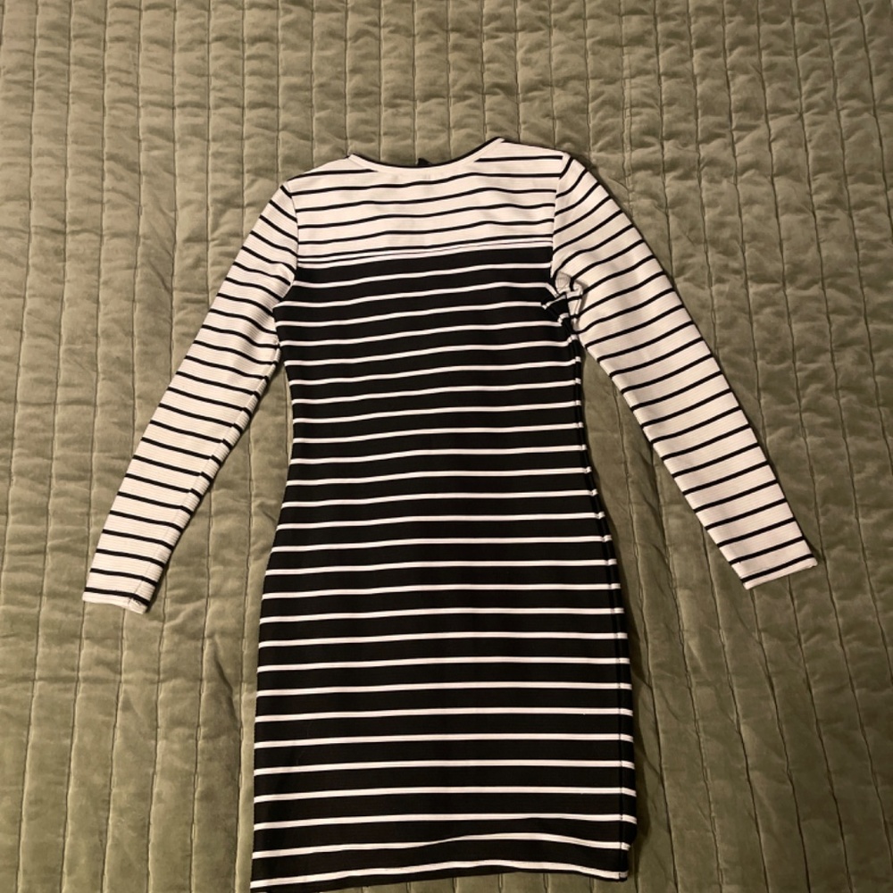 Dress - Picture 2 of 3